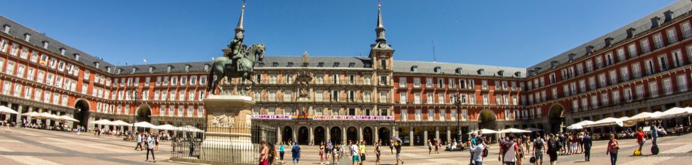 View of Plaza España, in Madrid city. This image is used to inform that there is online psychotherapy in English, in Madrid city.